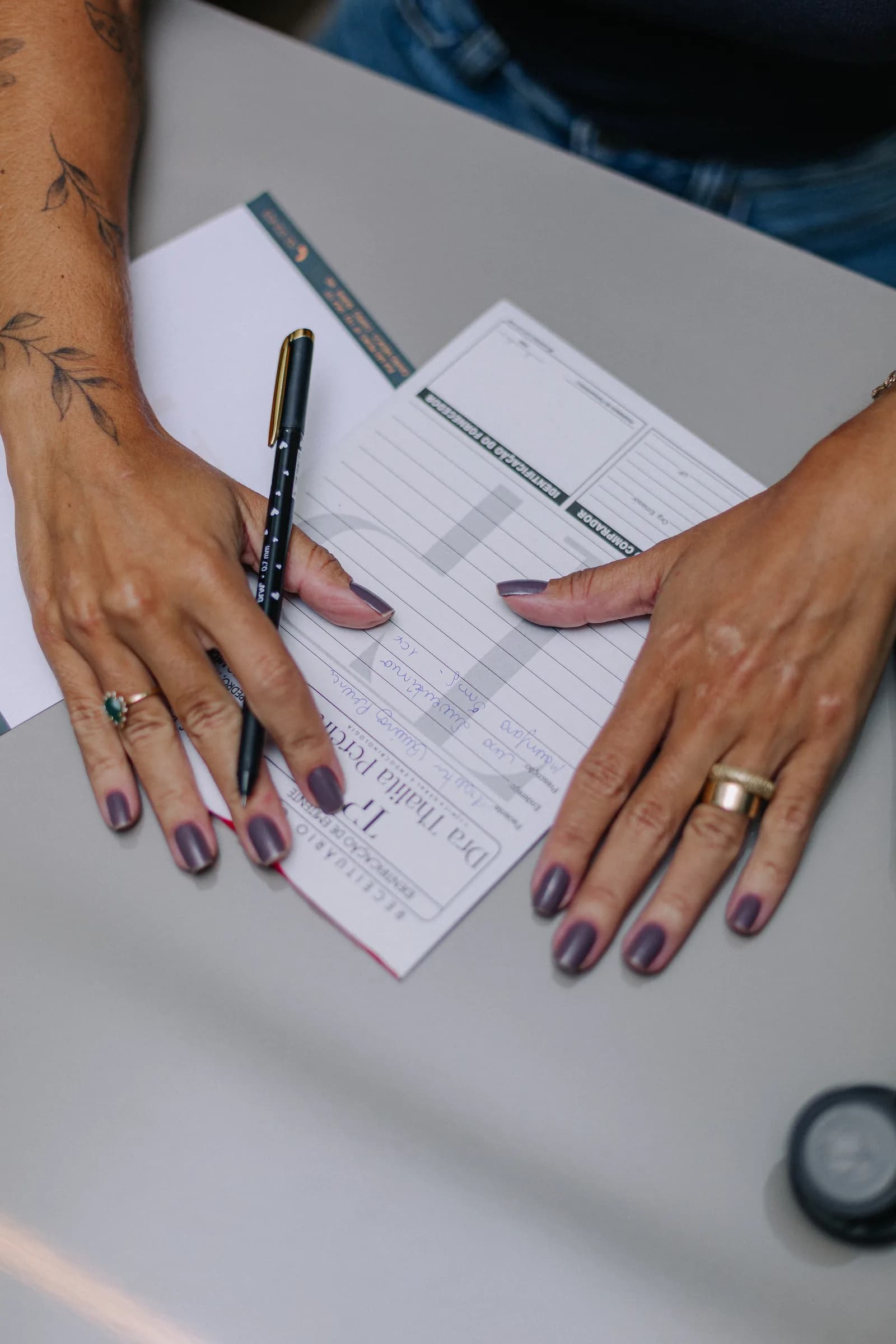 Dra. Thalita Pereira no consultório